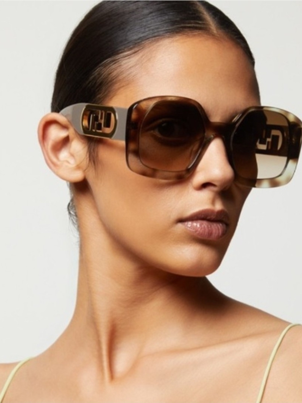 NEW AUTH Fendi Oversized Square O'Lock Tortoiseshell FE40048U Sunglasses